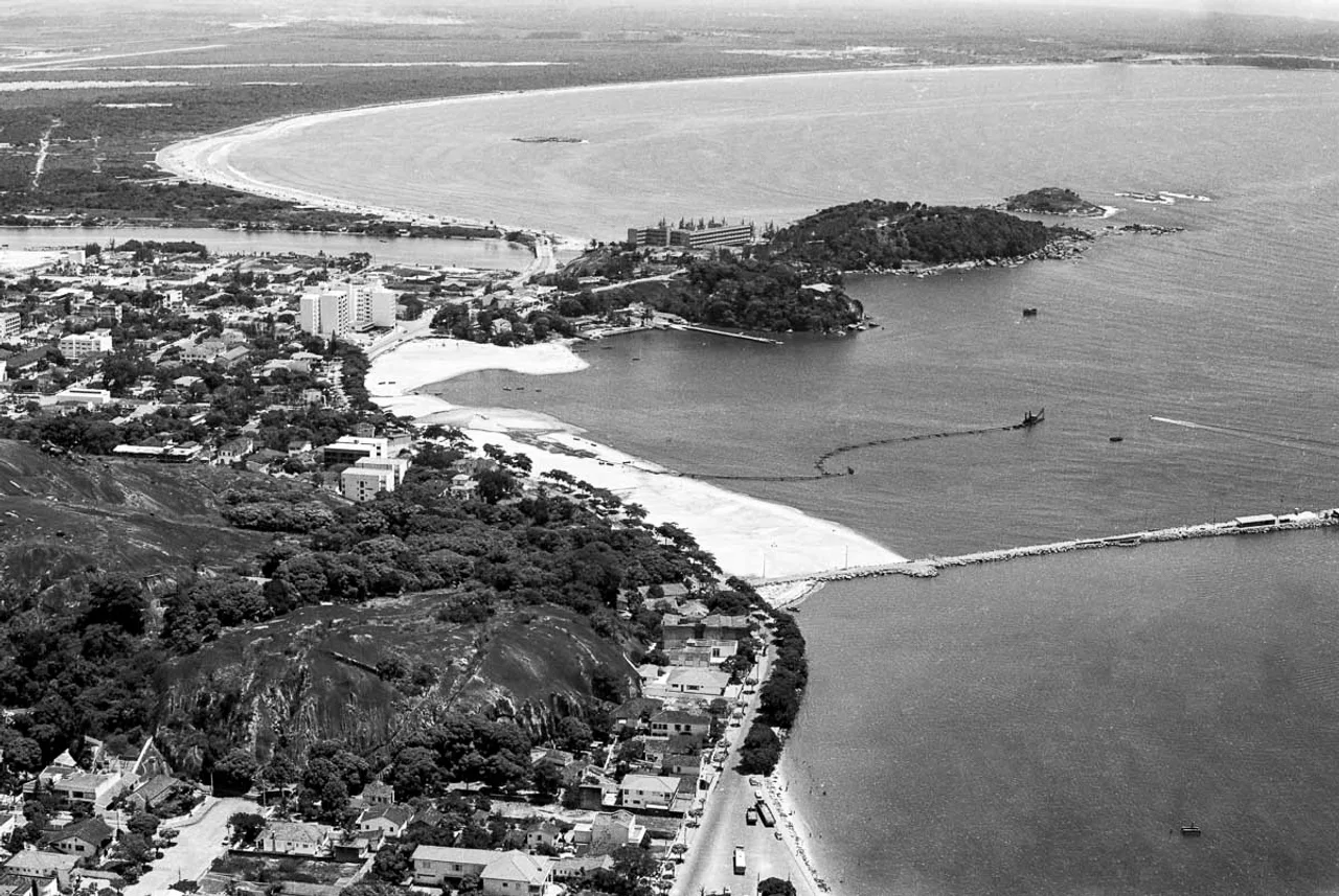 Praia do Canto em fotografia histórica, 17 de 39