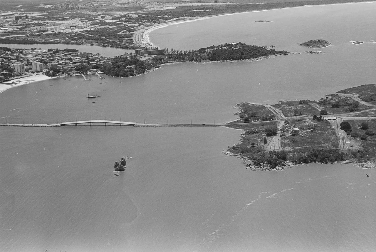 Praia do Canto em fotografia histórica, 26 de 39