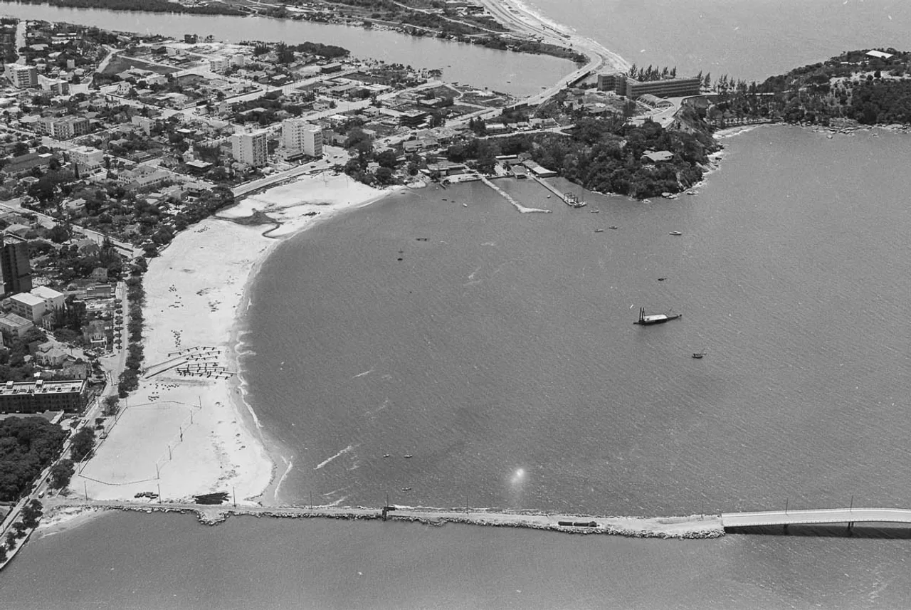 Praia do Canto em fotografia histórica, 20 de 39