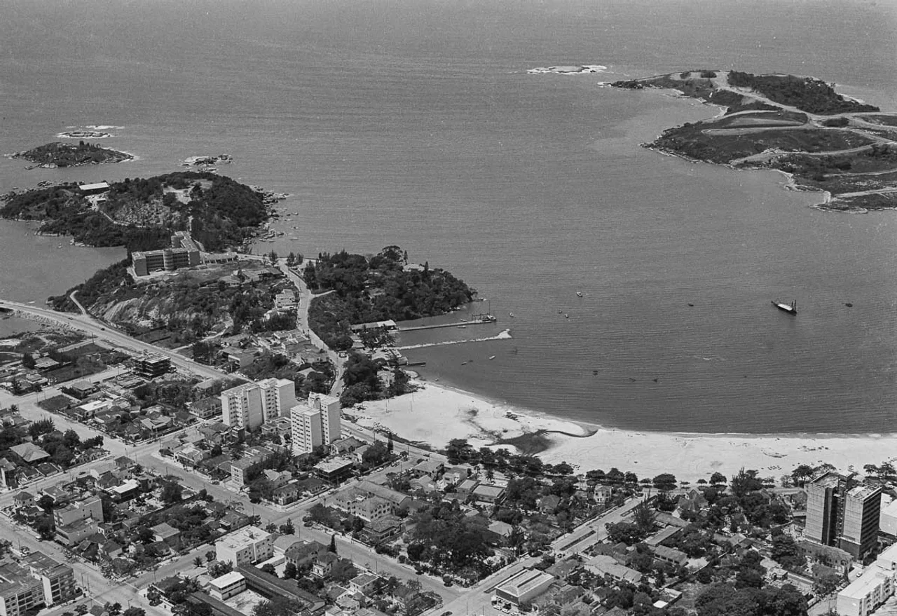 Praia do Canto em fotografia histórica, 7 de 39